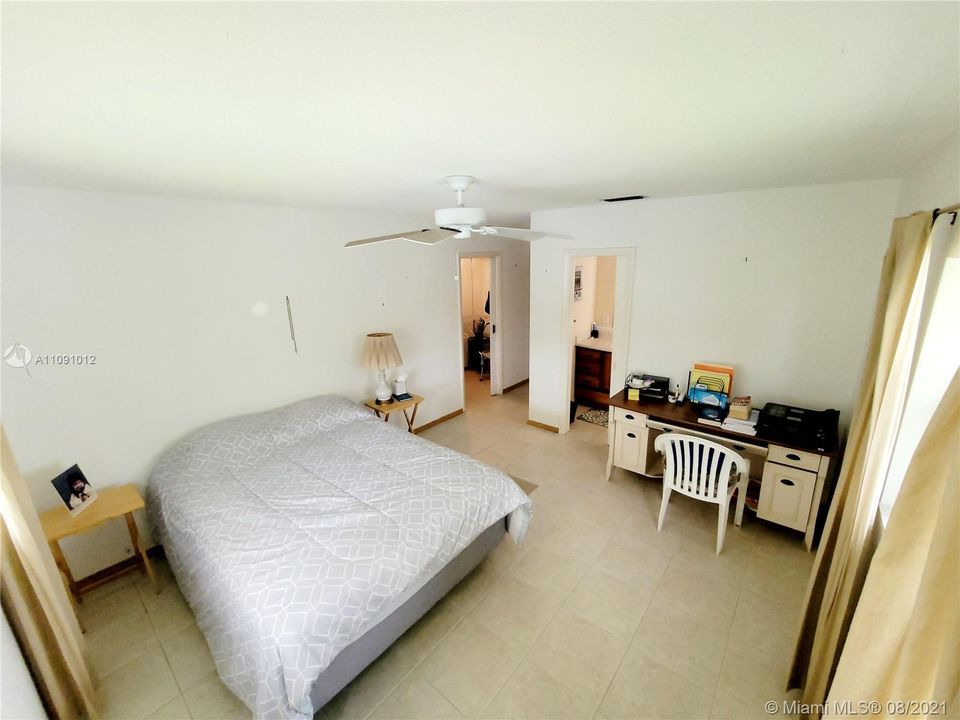 Недавно продано: $240,000 (3 спален, 2 ванн, 1592 Квадратных фут)