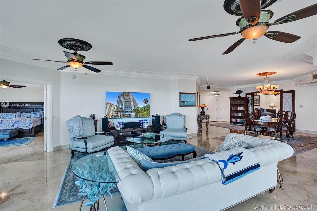Recently Sold: $1,645,000 (2 beds, 3 baths, 2809 Square Feet)