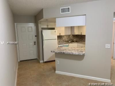 Recently Rented: $1,500 (1 beds, 1 baths, 810 Square Feet)