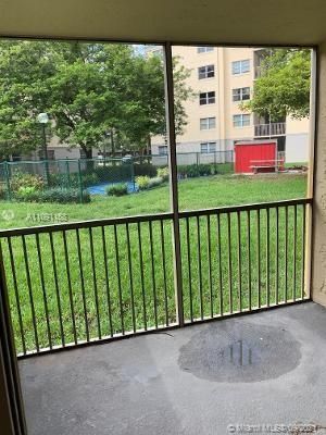 Recently Rented: $1,500 (1 beds, 1 baths, 810 Square Feet)