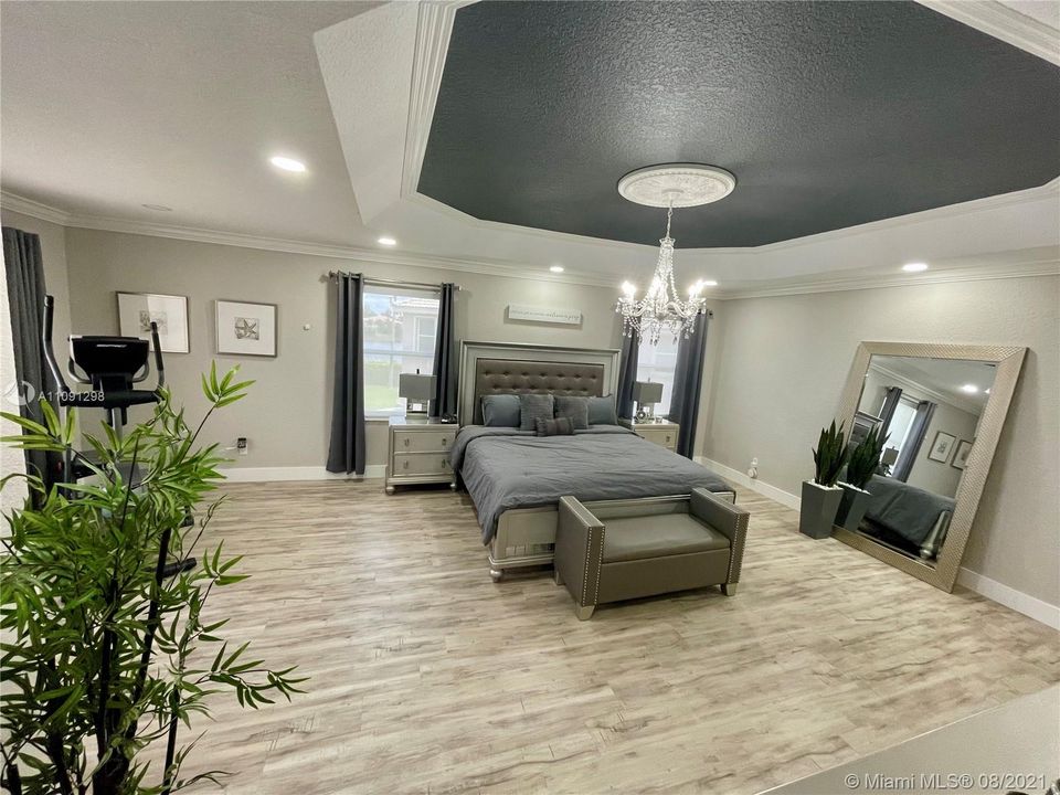 Recently Sold: $775,000 (5 beds, 3 baths, 3378 Square Feet)