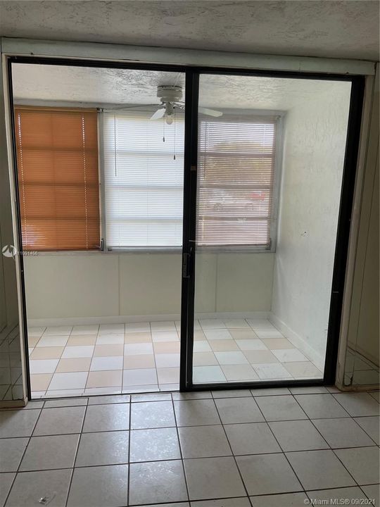 Vendido Recientemente: $48,990 (1 camas, 1 baños, 644 Pies cuadrados)