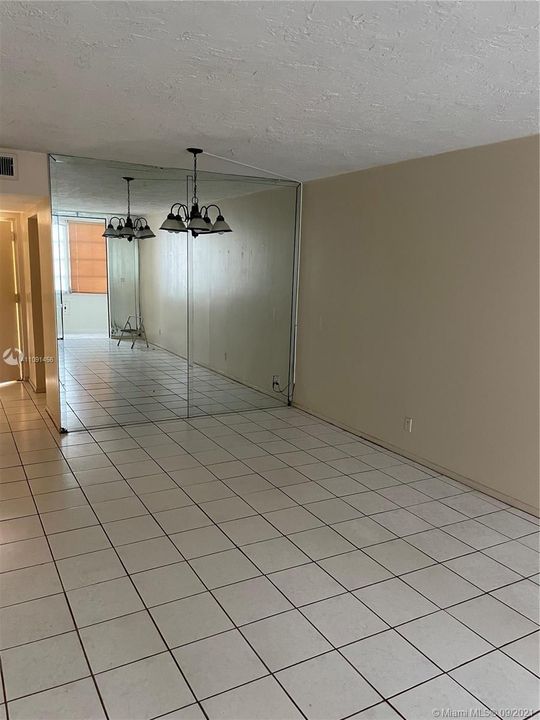 Recently Sold: $48,990 (1 beds, 1 baths, 644 Square Feet)