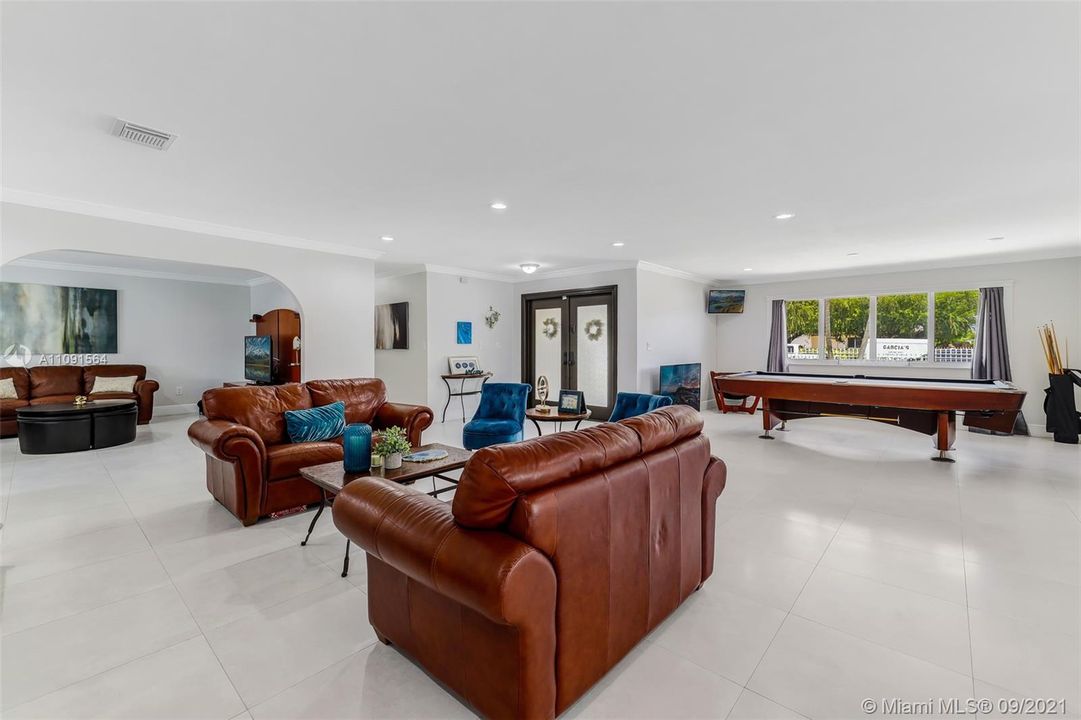 Recently Sold: $1,295,000 (4 beds, 3 baths, 3500 Square Feet)