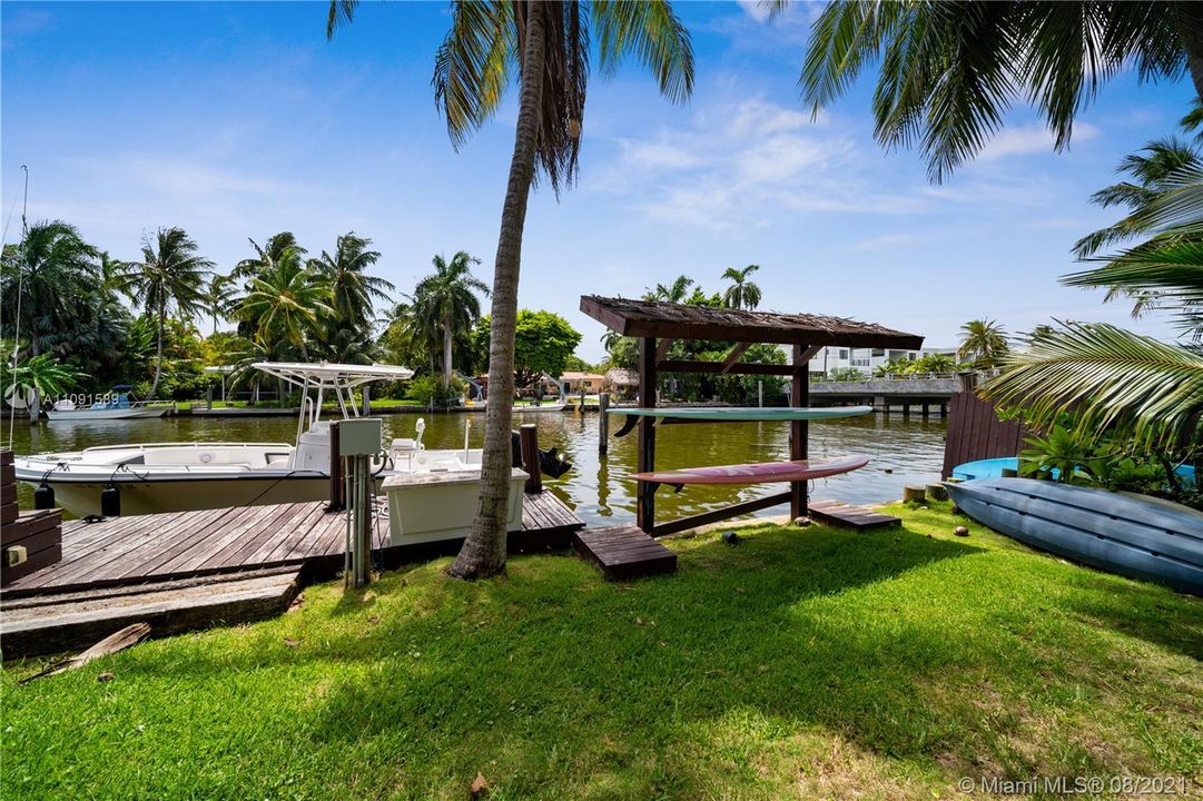 Recently Sold: $2,850,000 (4 beds, 3 baths, 1996 Square Feet)