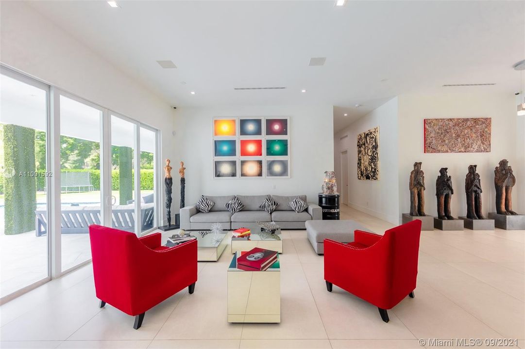 Recently Sold: $4,349,000 (5 beds, 5 baths, 5255 Square Feet)