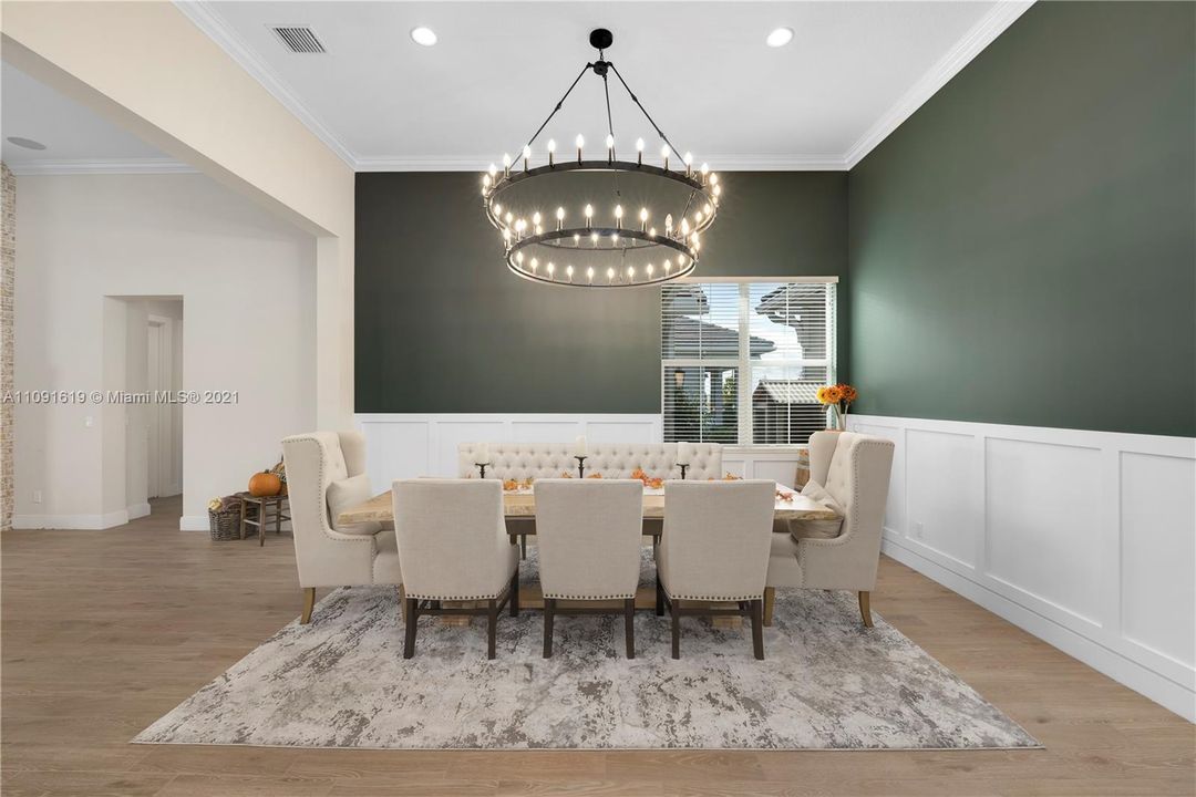 最近售出: $985,000 (4 贝兹, 4 浴室, 3249 平方英尺)