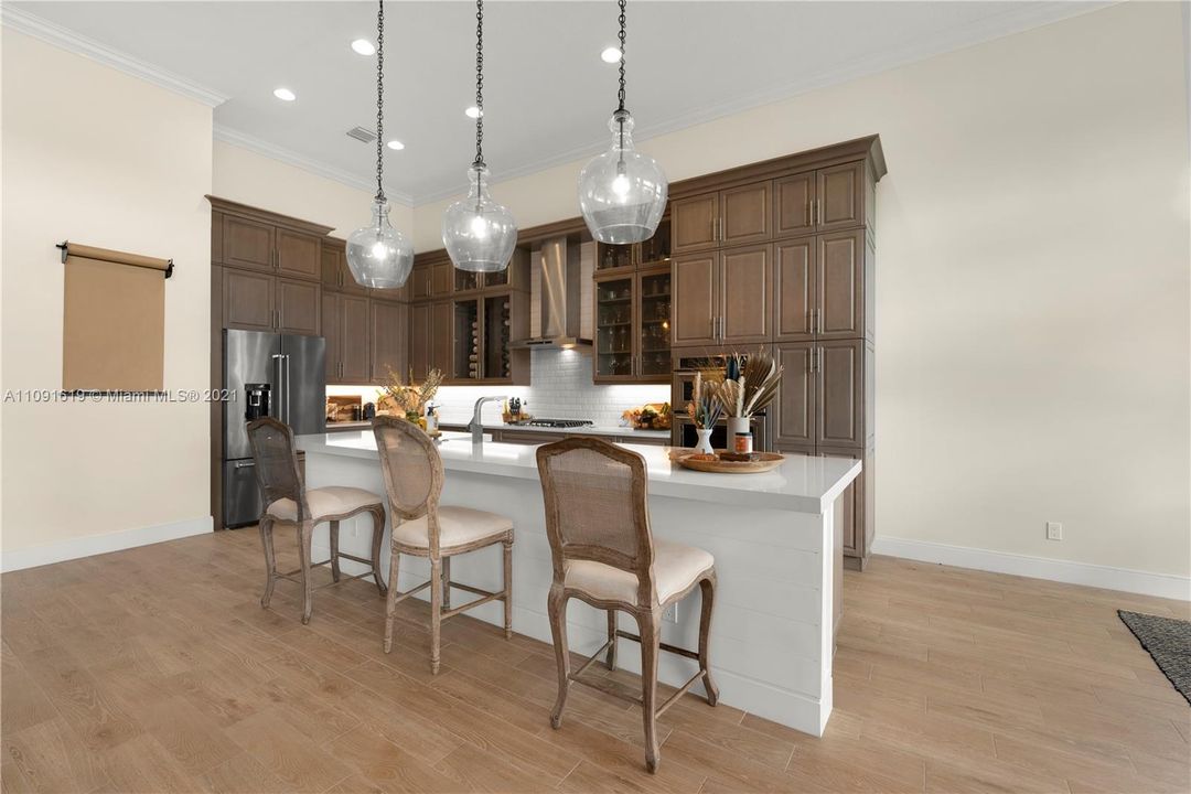 最近售出: $985,000 (4 贝兹, 4 浴室, 3249 平方英尺)