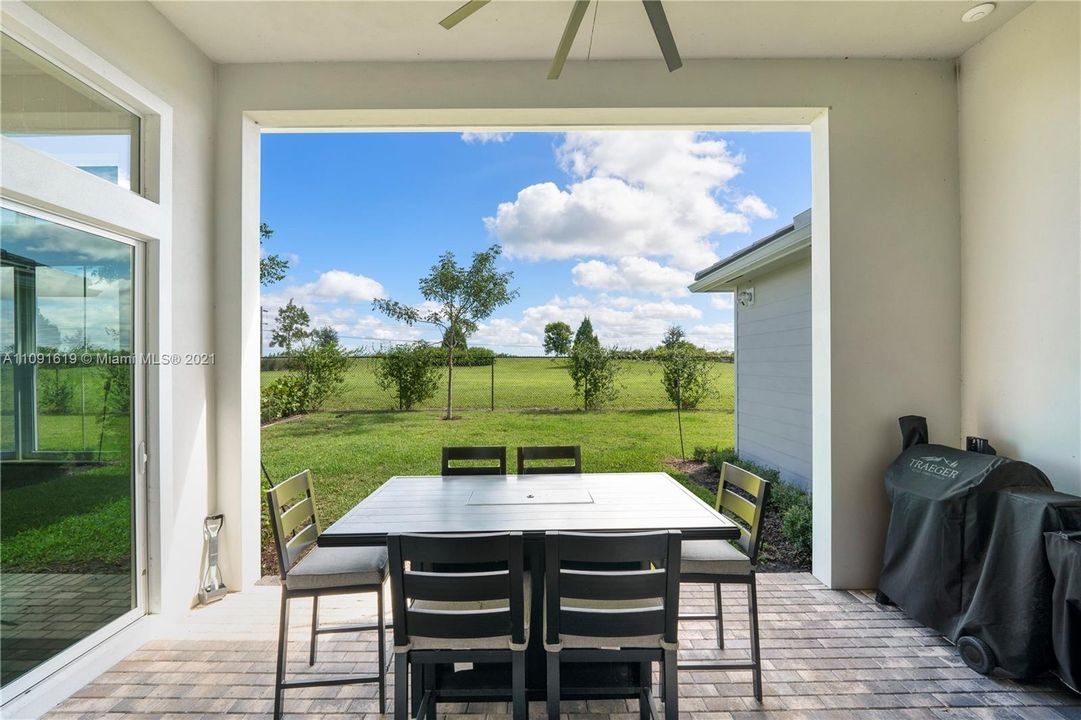 最近售出: $985,000 (4 贝兹, 4 浴室, 3249 平方英尺)