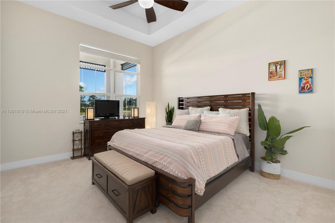 最近售出: $985,000 (4 贝兹, 4 浴室, 3249 平方英尺)