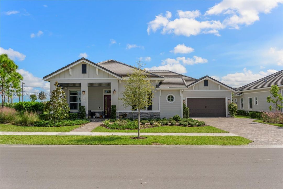 最近售出: $985,000 (4 贝兹, 4 浴室, 3249 平方英尺)