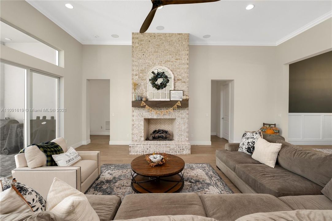 最近售出: $985,000 (4 贝兹, 4 浴室, 3249 平方英尺)