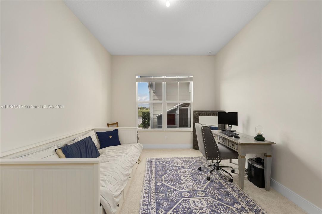 最近售出: $985,000 (4 贝兹, 4 浴室, 3249 平方英尺)