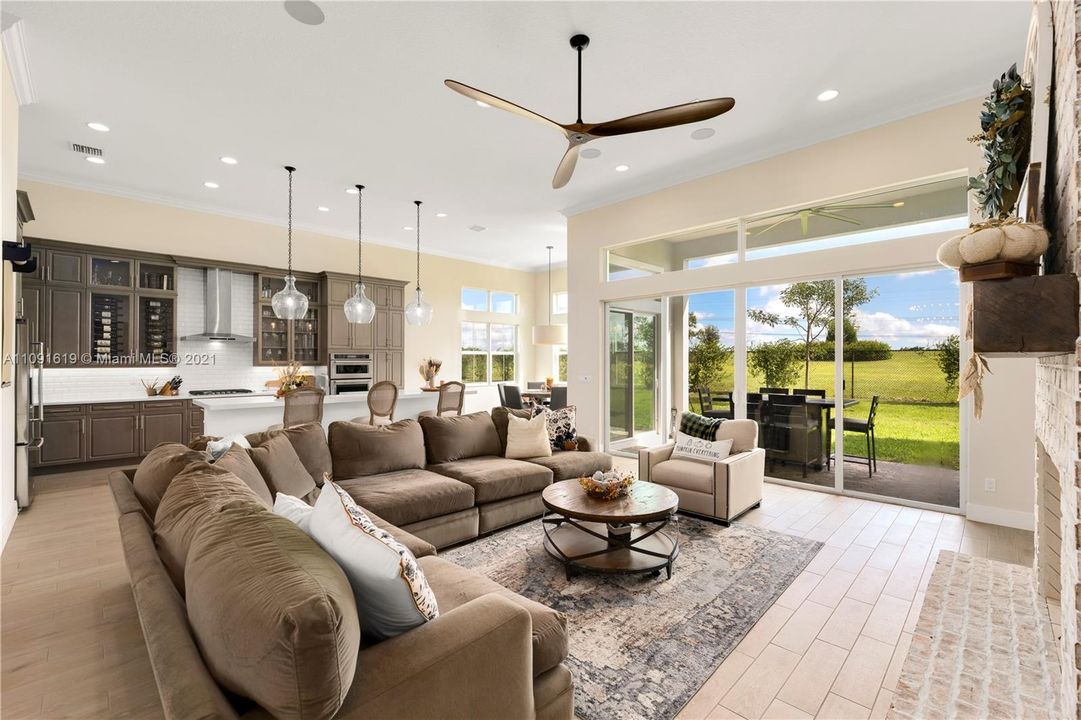 最近售出: $985,000 (4 贝兹, 4 浴室, 3249 平方英尺)