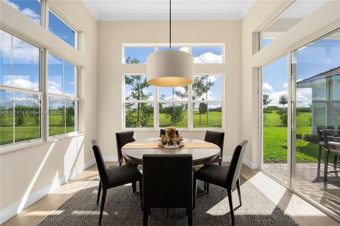 最近售出: $985,000 (4 贝兹, 4 浴室, 3249 平方英尺)