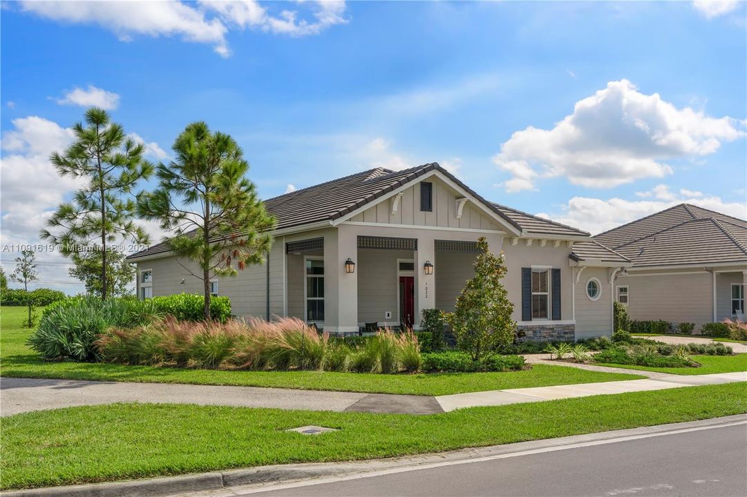 最近售出: $985,000 (4 贝兹, 4 浴室, 3249 平方英尺)