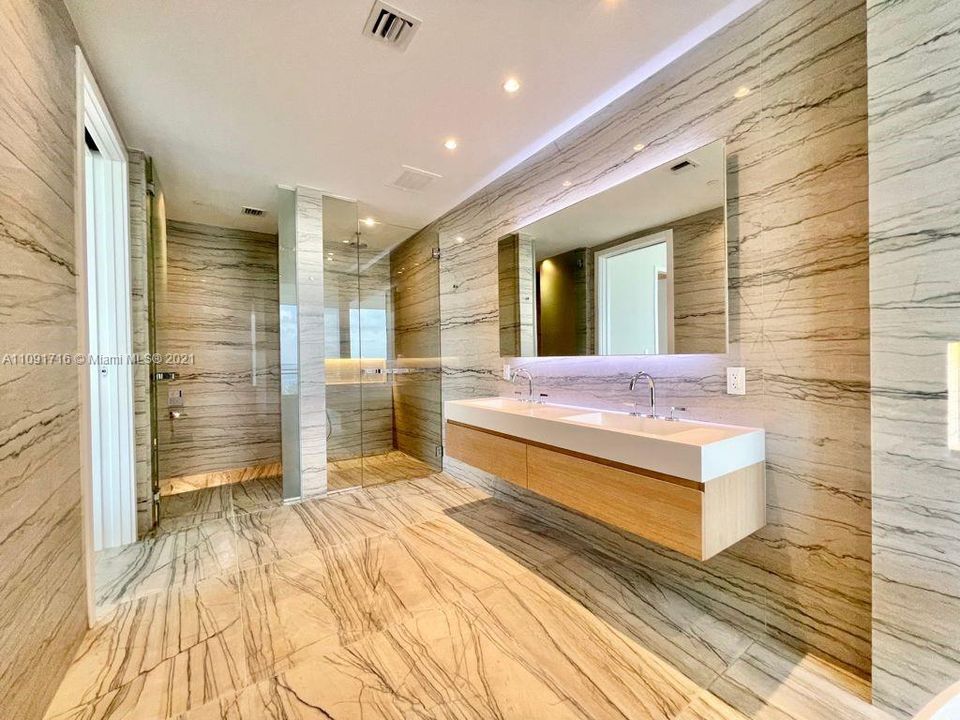 最近售出: $3,899,000 (2 贝兹, 2 浴室, 1522 平方英尺)