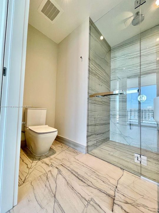 Recently Sold: $3,899,000 (2 beds, 2 baths, 1522 Square Feet)