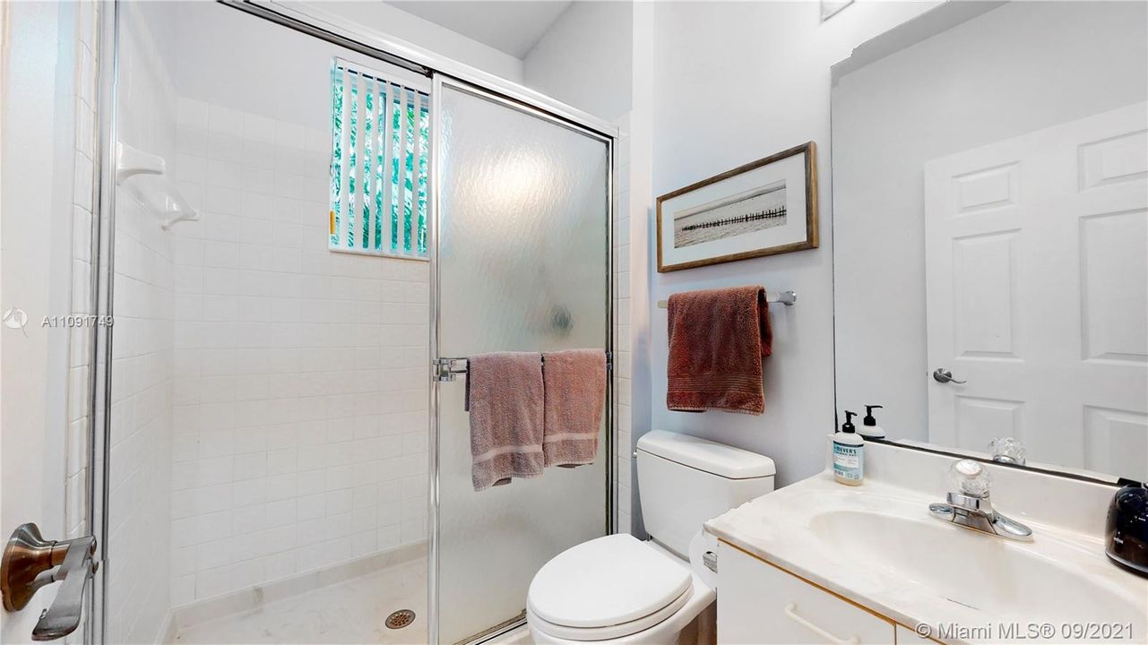 最近售出: $769,000 (5 贝兹, 3 浴室, 2940 平方英尺)