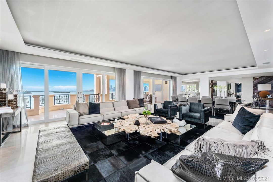 Recently Sold: $11,500,000 (5 beds, 5 baths, 6700 Square Feet)