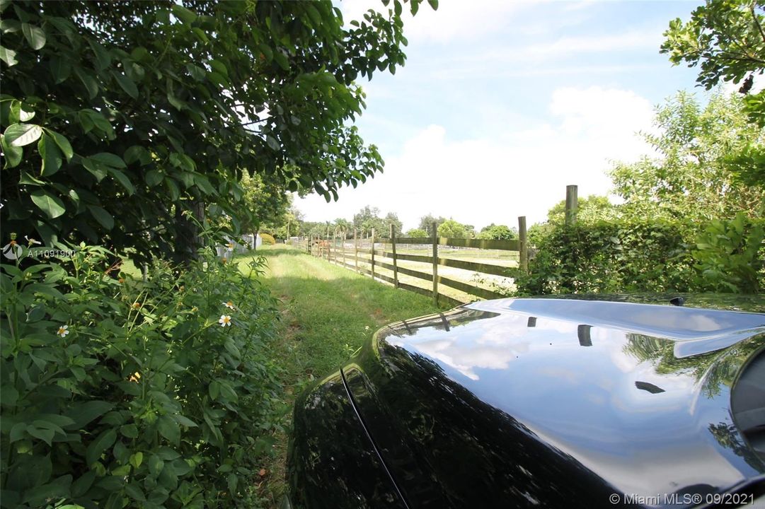 Vendido Recientemente: $1,350,000 (4.62 acres)