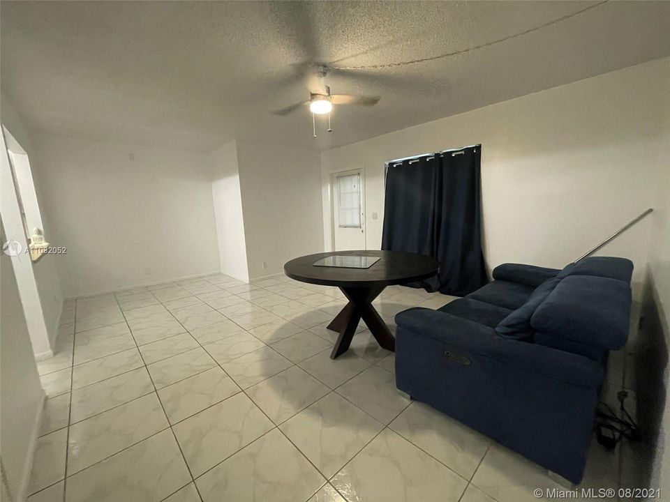 Recently Sold: $85,000 (1 beds, 1 baths, 639 Square Feet)
