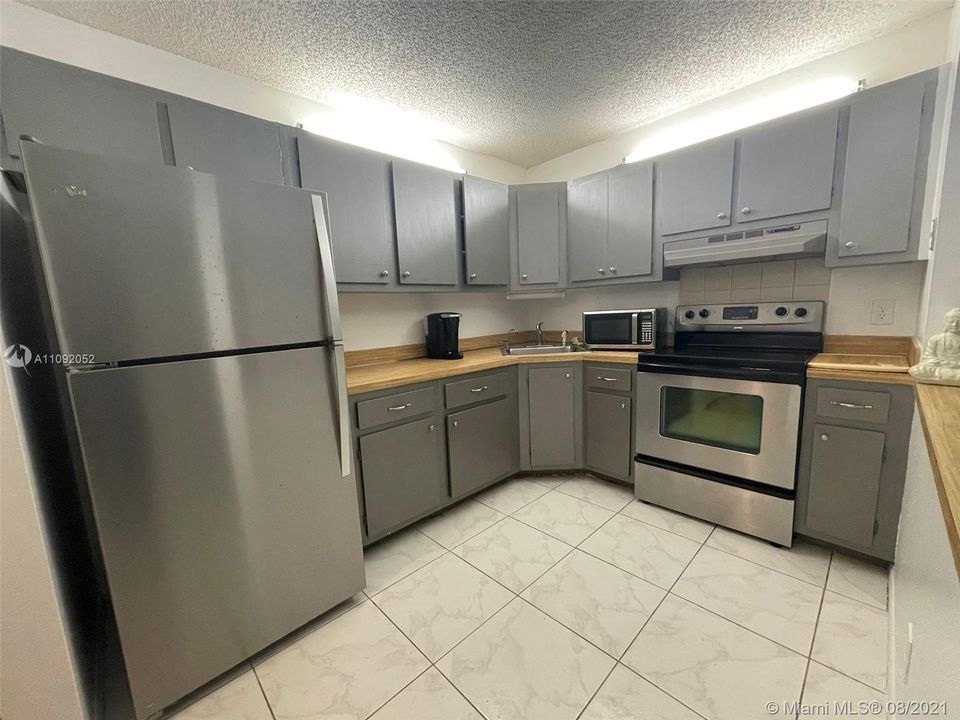 Recently Sold: $85,000 (1 beds, 1 baths, 639 Square Feet)