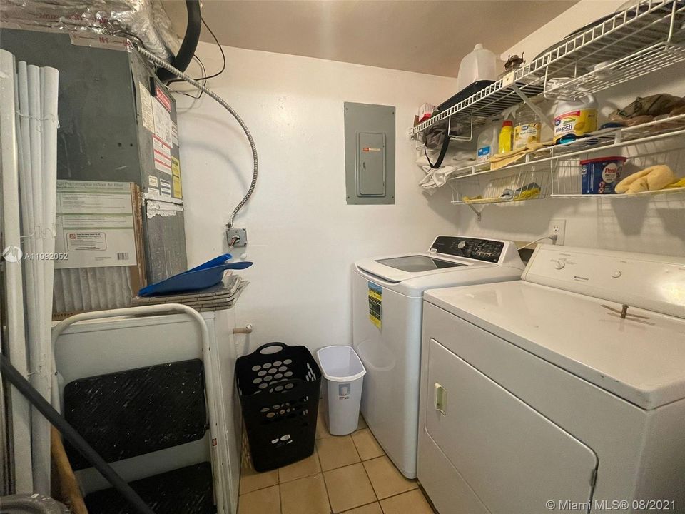 Recently Sold: $85,000 (1 beds, 1 baths, 639 Square Feet)