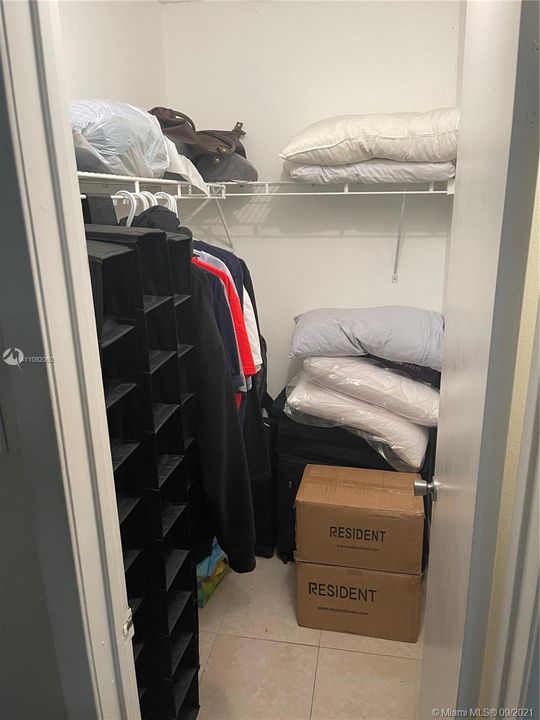 walking closet