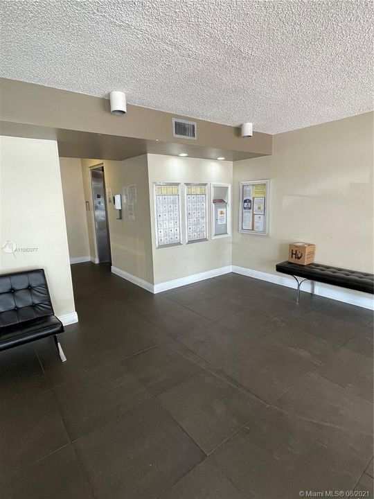 Recently Sold: $100,000 (1 beds, 1 baths, 780 Square Feet)