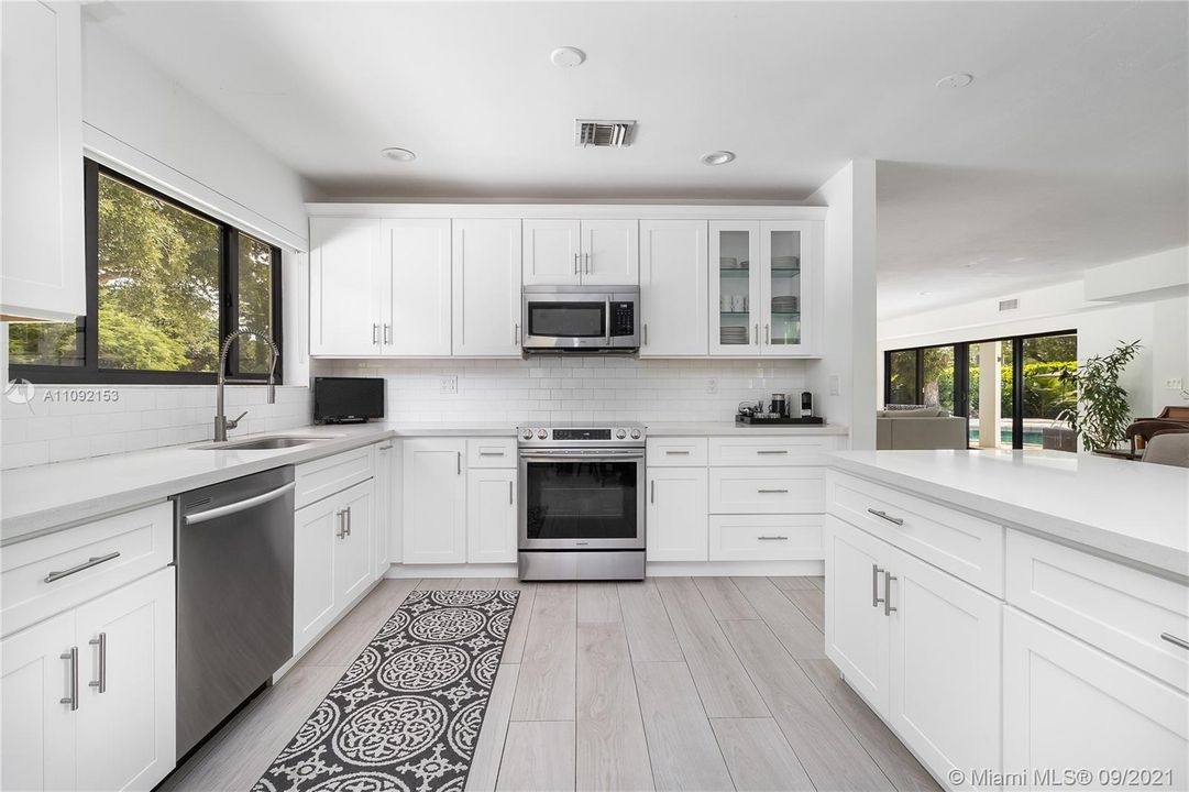 Recently Sold: $1,367,000 (3 beds, 2 baths, 2246 Square Feet)