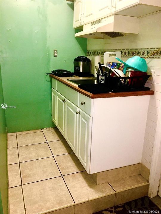 最近租的: $950 (1 贝兹, 1 浴室, 1440 平方英尺)