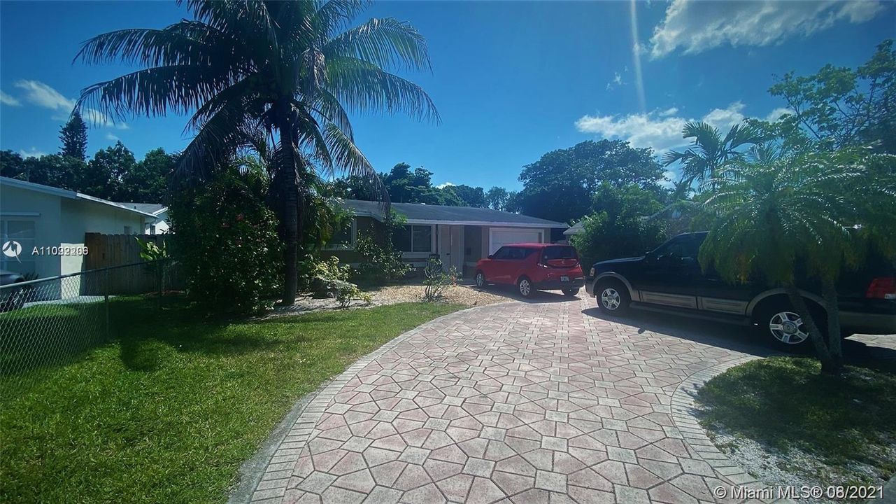 最近租的: $950 (1 贝兹, 1 浴室, 1440 平方英尺)