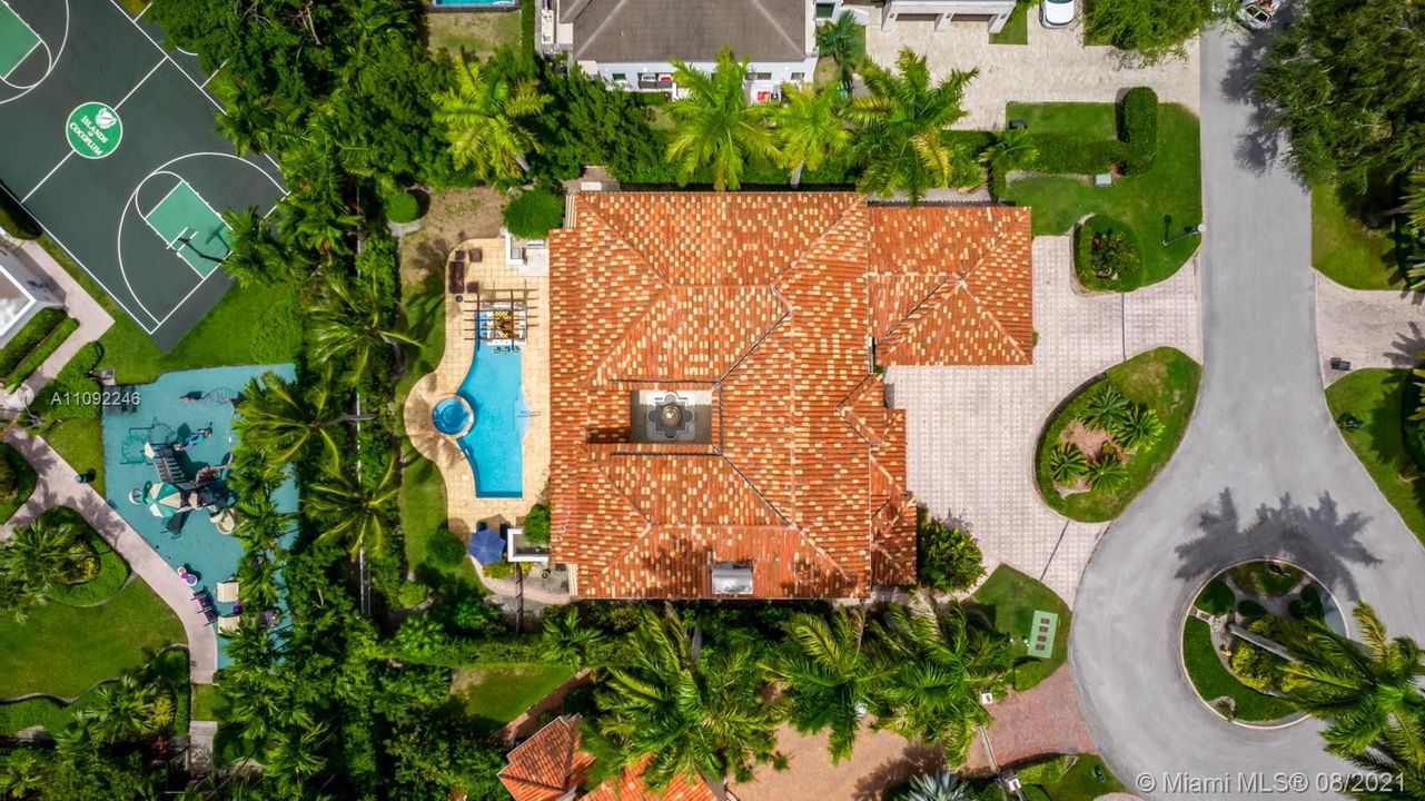 Recently Sold: $3,950,000 (6 beds, 5 baths, 4641 Square Feet)