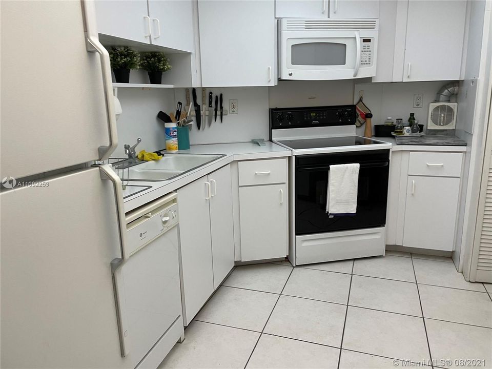 Recently Sold: $550,000 (1 beds, 2 baths, 1114 Square Feet)