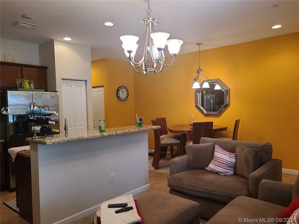 Living & dining area