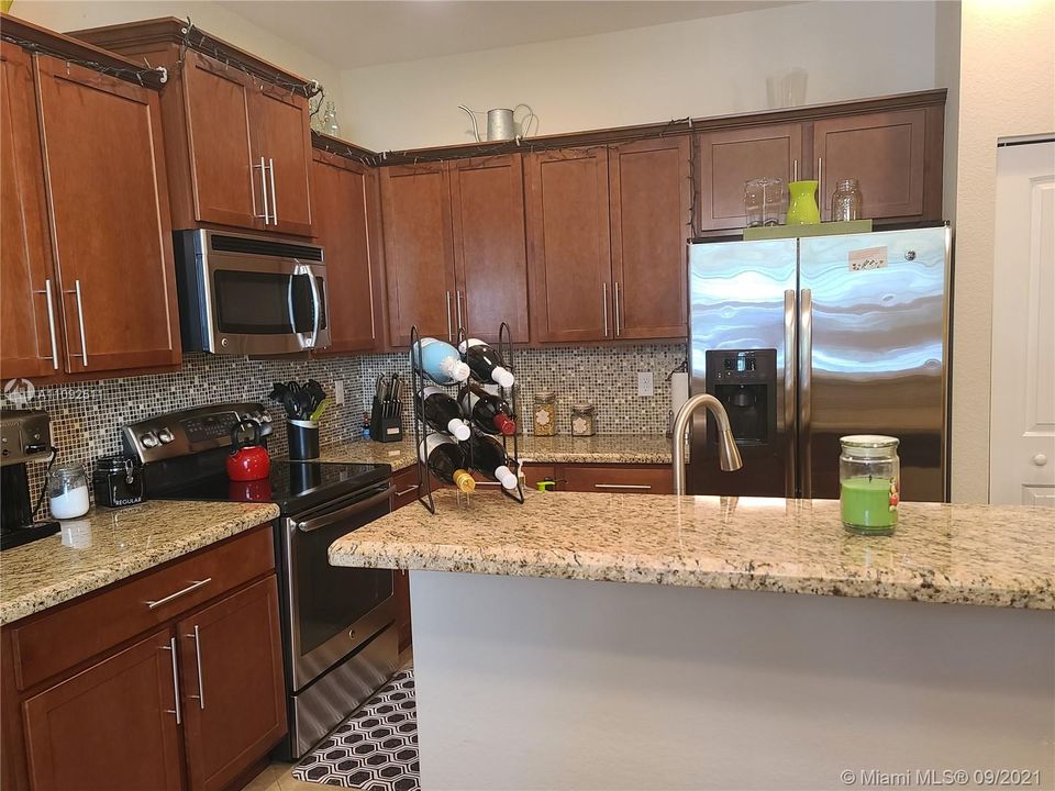 Lots of counter and cabinet space in kitchen