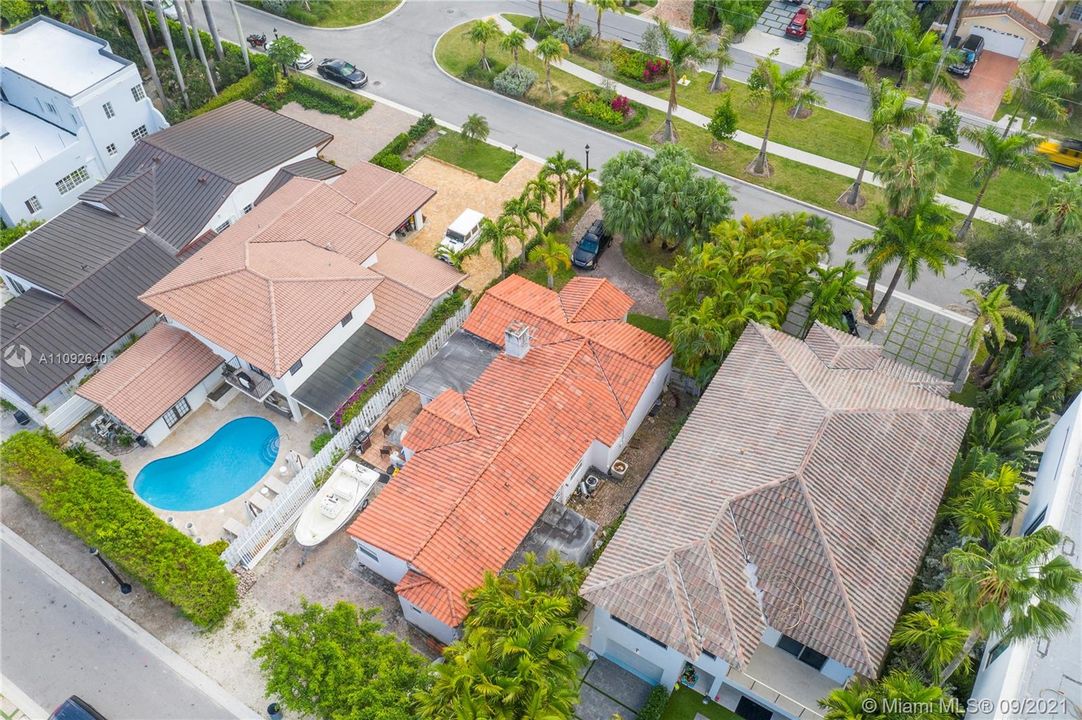 Recently Sold: $1,750,000 (3 beds, 2 baths, 2259 Square Feet)