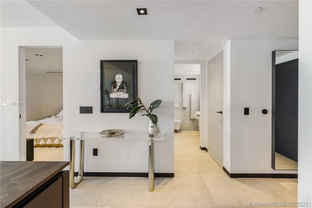 Recently Sold: $1,650,000 (2 beds, 2 baths, 1463 Square Feet)