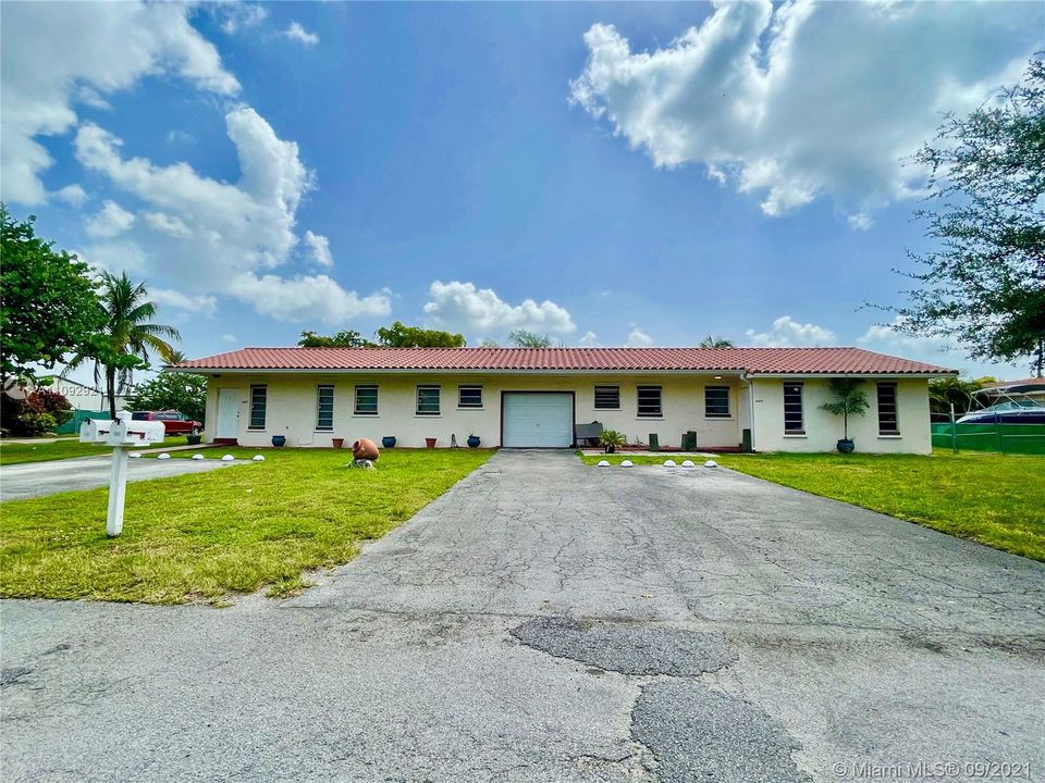 Recently Sold: $585,000 (0 beds, 0 baths, 2071 Square Feet)