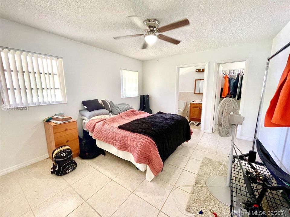 Recently Sold: $585,000 (0 beds, 0 baths, 2071 Square Feet)