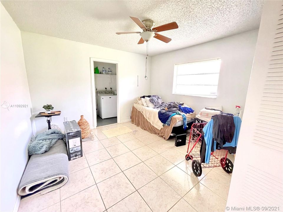 Recently Sold: $585,000 (0 beds, 0 baths, 2071 Square Feet)