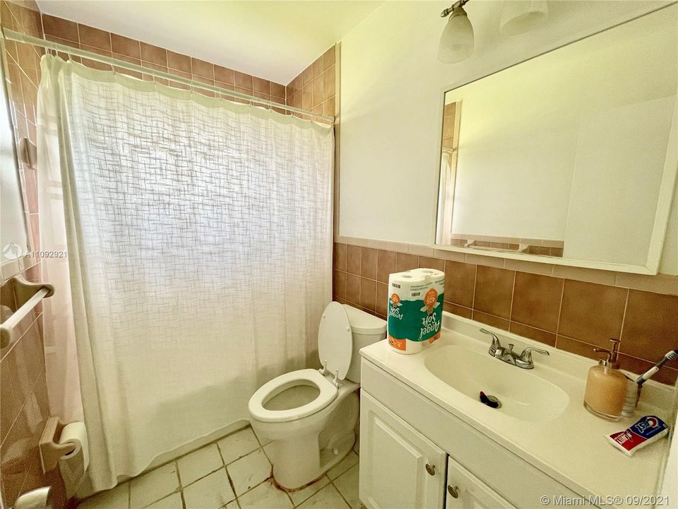 Recently Sold: $585,000 (0 beds, 0 baths, 2071 Square Feet)