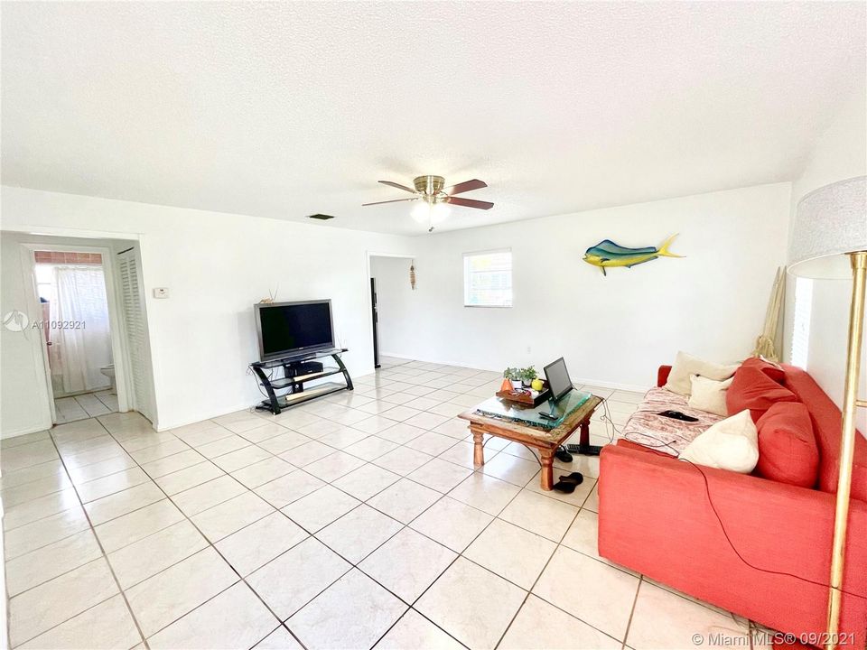 Recently Sold: $585,000 (0 beds, 0 baths, 2071 Square Feet)
