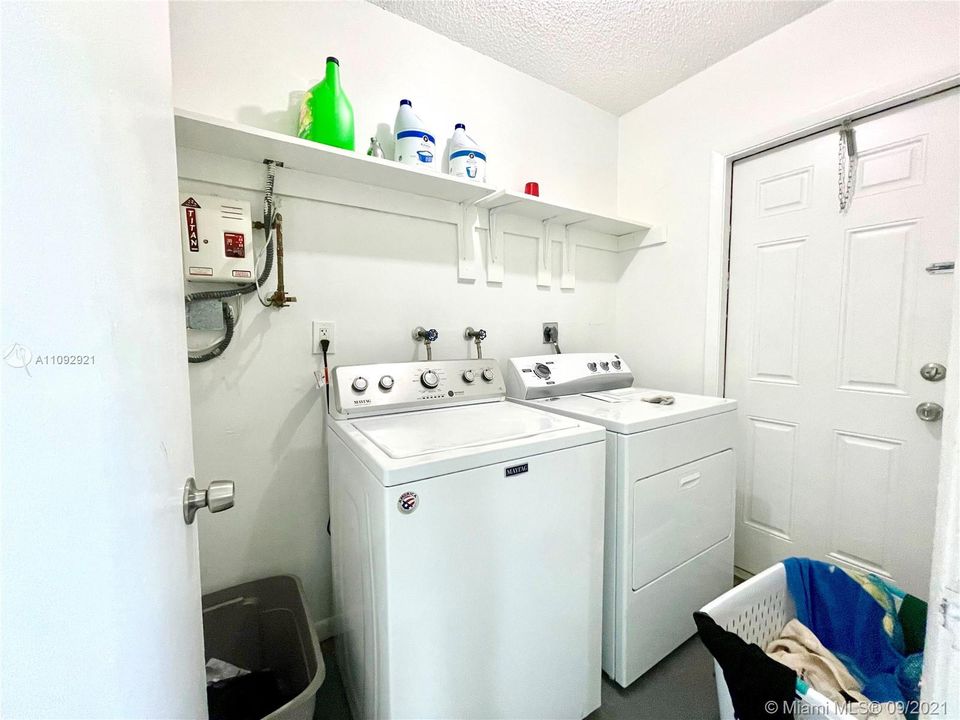 Recently Sold: $585,000 (0 beds, 0 baths, 2071 Square Feet)