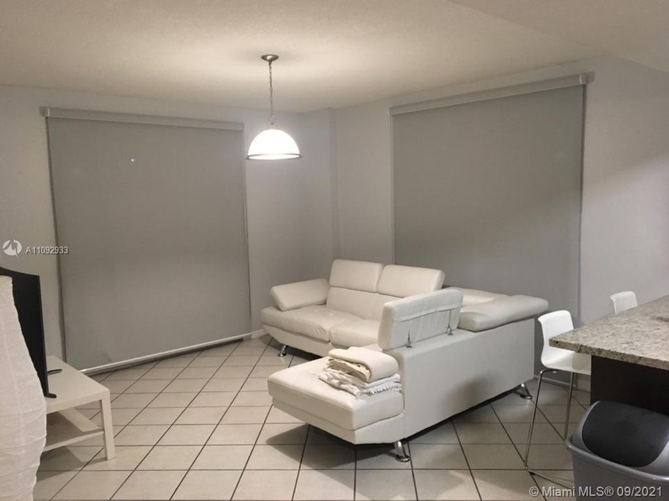 Recently Rented: $1,750 (1 beds, 1 baths, 630 Square Feet)