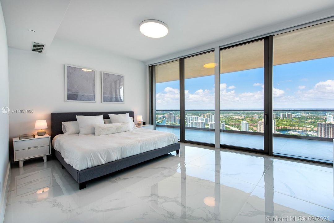 Recently Sold: $2,350,000 (2 beds, 2 baths, 0 Square Feet)
