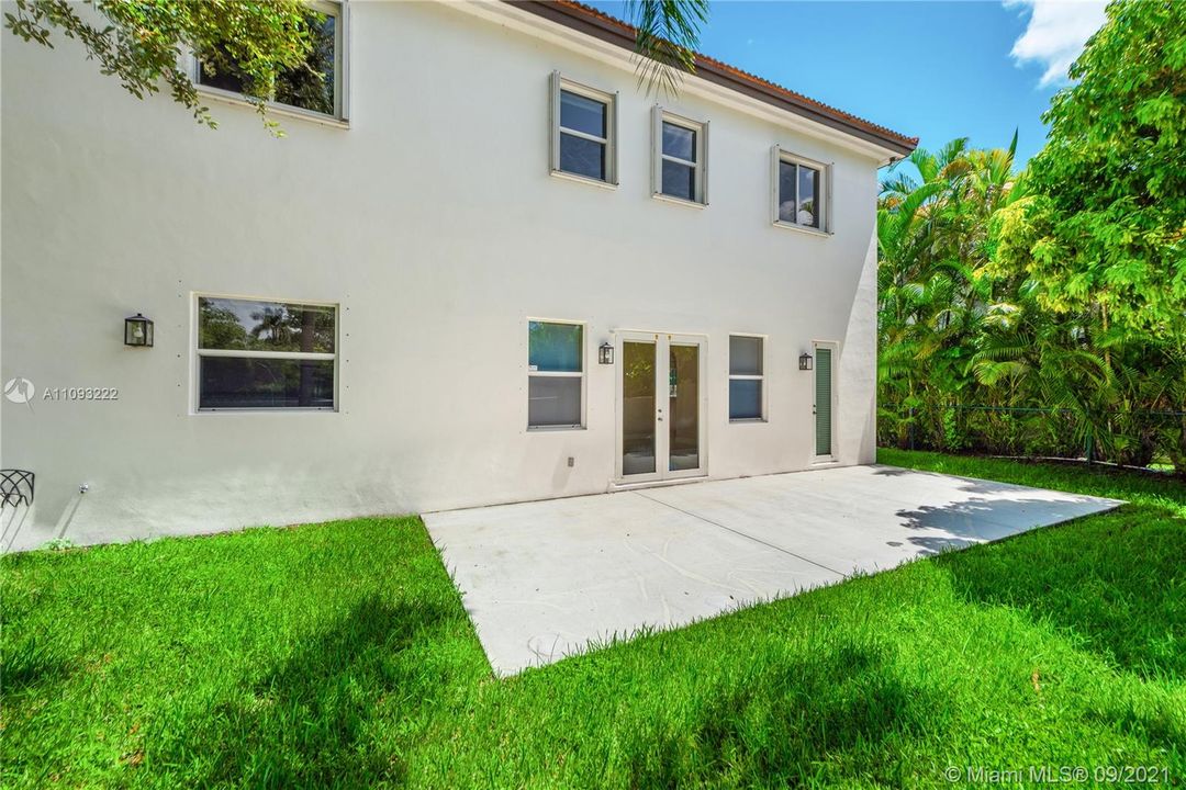 Recently Sold: $1,385,000 (4 beds, 4 baths, 3661 Square Feet)