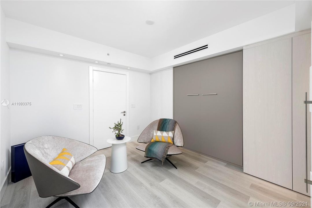 Recently Sold: $1,725,000 (2 beds, 2 baths, 1463 Square Feet)
