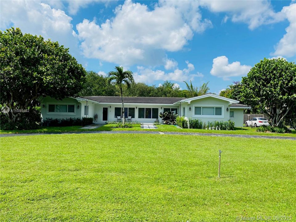 Recently Sold: $1,680,000 (3 beds, 2 baths, 2171 Square Feet)